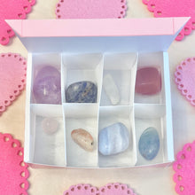 Load image into Gallery viewer, Fine collection of crystals